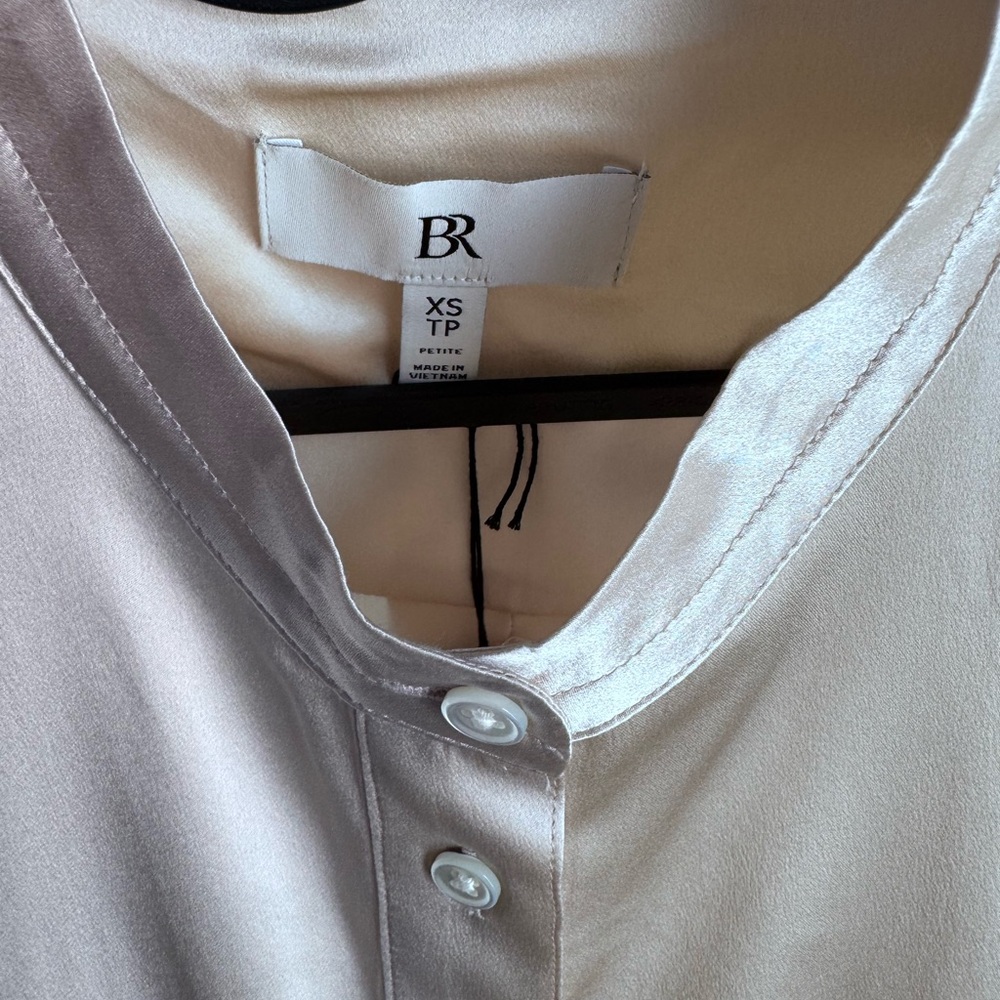NWT Banana Republic silk blouse top cream color size XS (oversized fit)